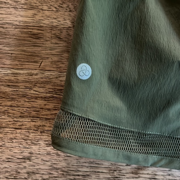 Women's athletic shorts with mesh trim - Picture 4 of 5